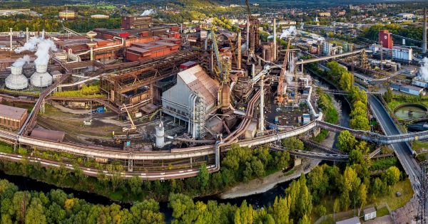 Чешский сталелитейный сектор призывает правительство к действиям, поскольку Германия вводит субсидированный тариф на электроэнергию