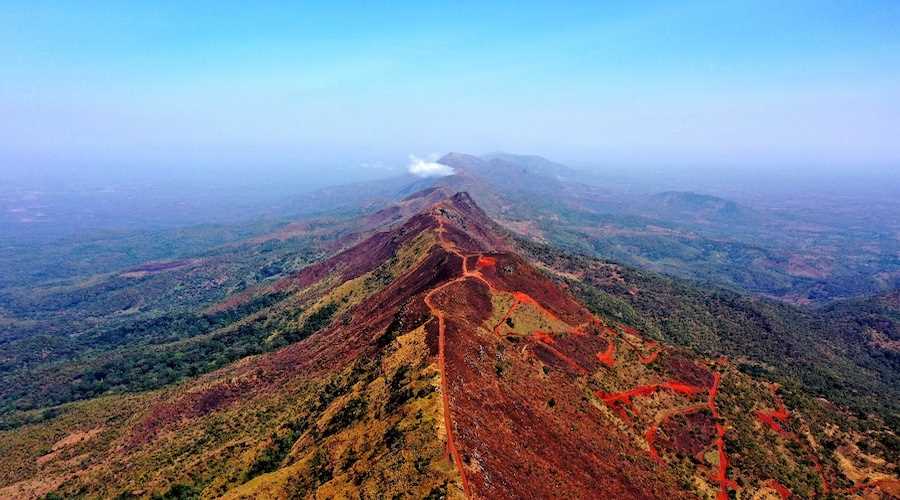В Гвинее начинается реализация проекта по добыче железной руды в Симанду