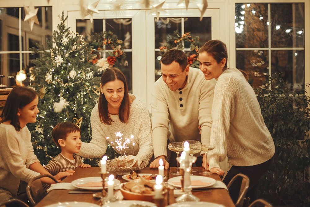 Семейные традиции на Новый год: как создать свои ритуалы и передать их детям